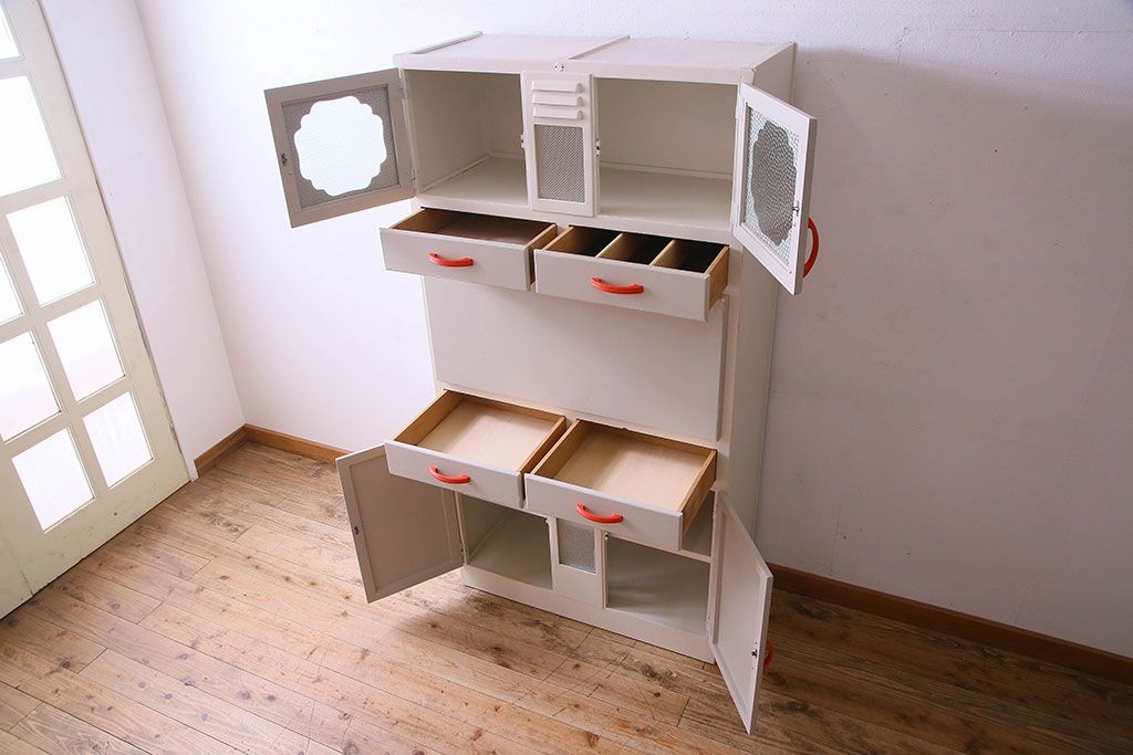 アンティーク家具　お洒落なペイントが素敵なキッチンキャビネット(収納棚、食器棚)