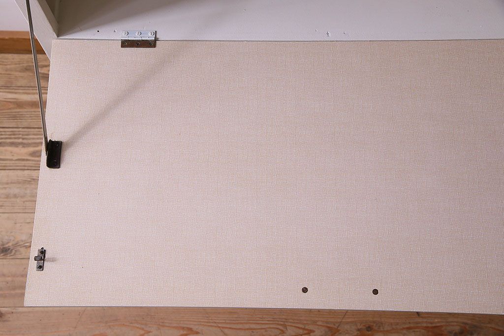 アンティーク家具　お洒落なペイントが素敵なキッチンキャビネット(収納棚、食器棚)