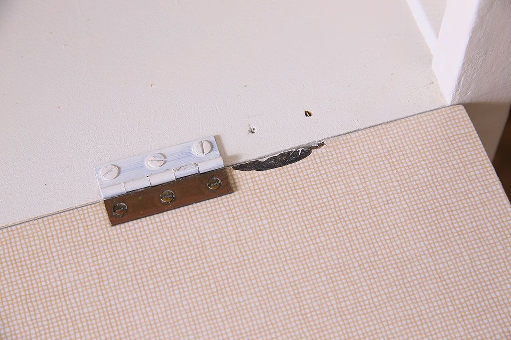 アンティーク家具　お洒落なペイントが素敵なキッチンキャビネット(収納棚、食器棚)