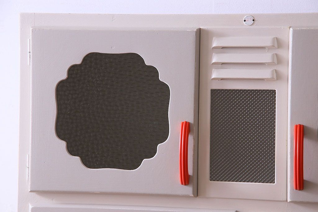 アンティーク家具　お洒落なペイントが素敵なキッチンキャビネット(収納棚、食器棚)