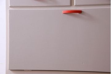 アンティーク家具　お洒落なペイントが素敵なキッチンキャビネット(収納棚、食器棚)