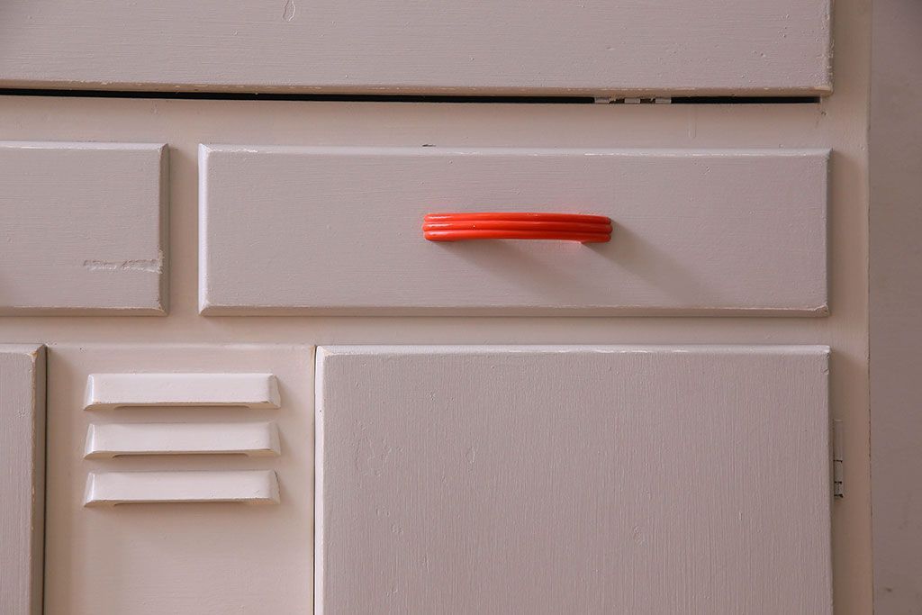 アンティーク家具　お洒落なペイントが素敵なキッチンキャビネット(収納棚、食器棚)