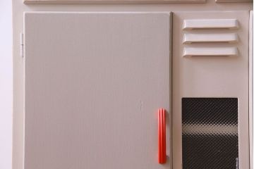 アンティーク家具　お洒落なペイントが素敵なキッチンキャビネット(収納棚、食器棚)