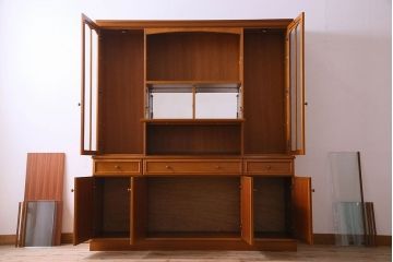 中古　STAG(スタッグ)社製　大振りなビンテージキャビネット(カップボード、食器棚、収納棚)
