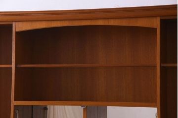 中古　STAG(スタッグ)社製　大振りなビンテージキャビネット(カップボード、食器棚、収納棚)