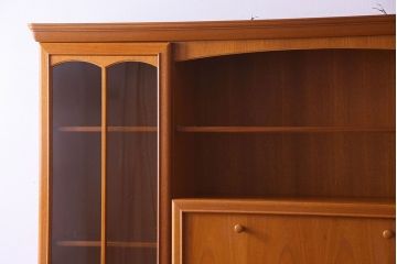中古　STAG(スタッグ)社製　大振りなビンテージキャビネット(カップボード、食器棚、収納棚)