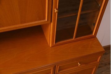 中古　STAG(スタッグ)社製　大振りなビンテージキャビネット(カップボード、食器棚、収納棚)