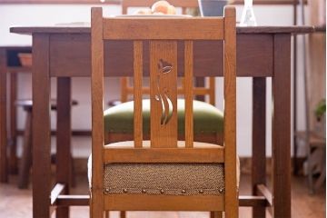 レトロ家具　レトロでかわいらしい　ブナ材のチェア(椅子)