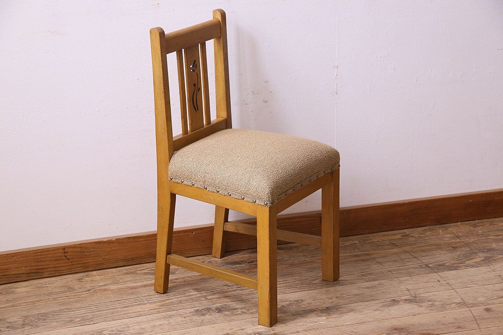 レトロ家具　レトロでかわいらしい　ブナ材のチェア(椅子)