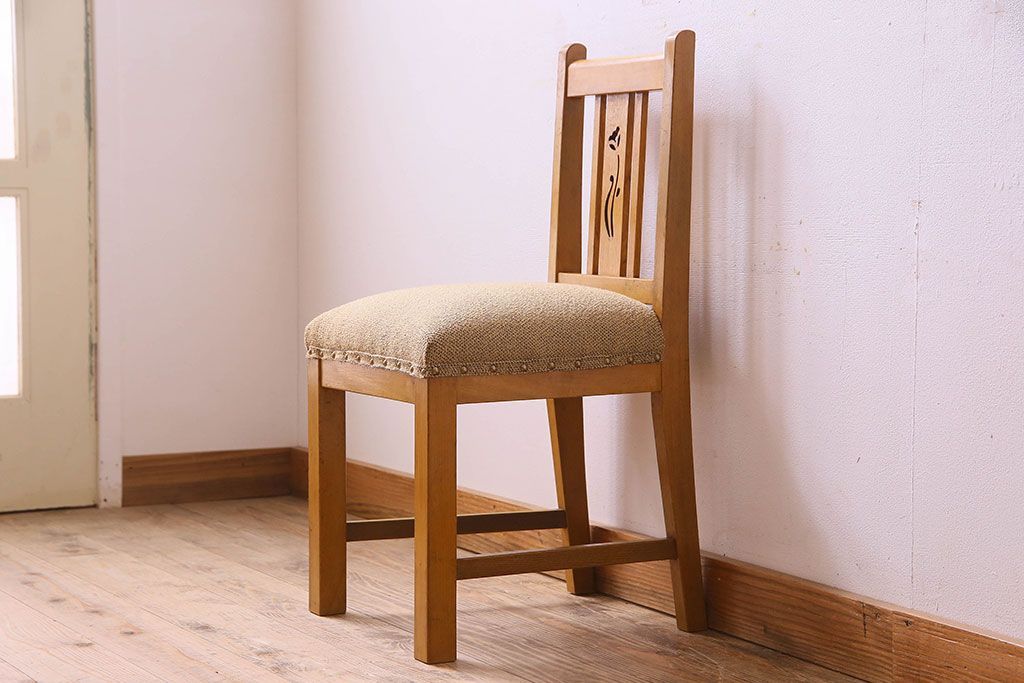 レトロ家具　レトロでかわいらしい　ブナ材のチェア(椅子)