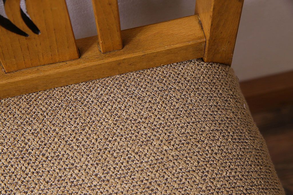 レトロ家具　レトロでかわいらしい　ブナ材のチェア(椅子)