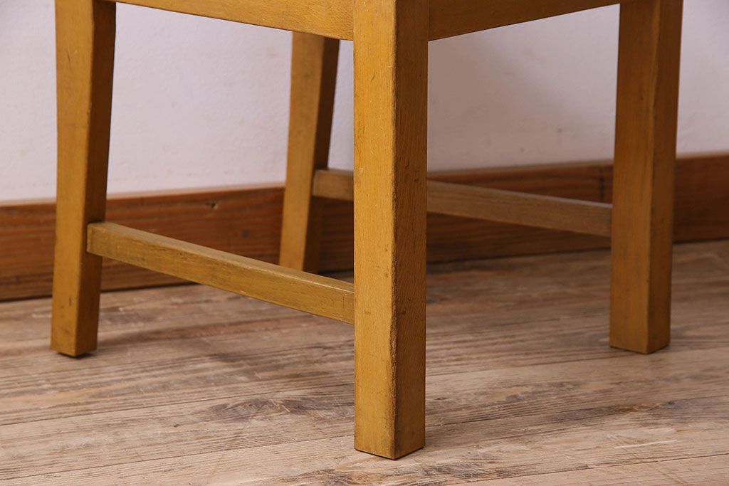 レトロ家具　レトロでかわいらしい　ブナ材のチェア(椅子)