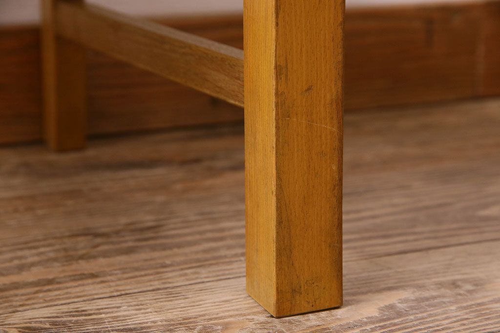 レトロ家具　レトロでかわいらしい　ブナ材のチェア(椅子)