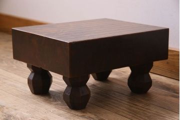 アンティーク雑貨　古民芸　総欅材　深い色合いの将棋盤(花台、飾り台)(1)