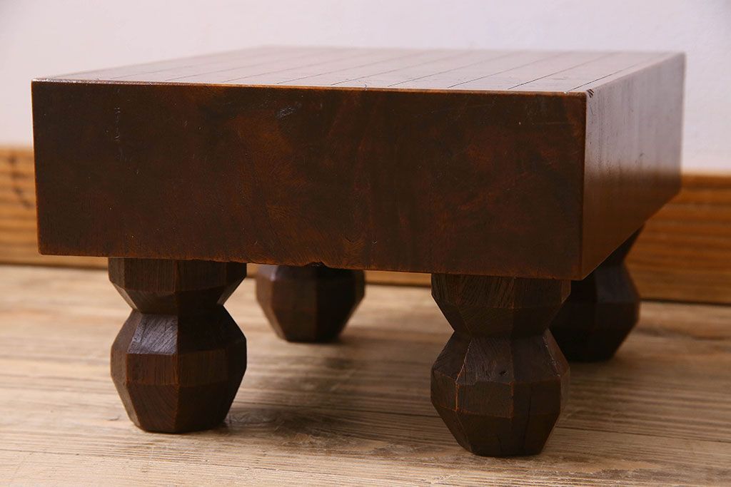 アンティーク雑貨　古民芸　総欅材　深い色合いの将棋盤(花台、飾り台)(1)