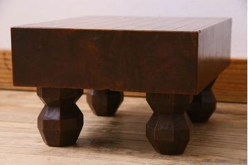 アンティーク雑貨　古民芸　総欅材　深い色合いの将棋盤(花台、飾り台)(1)