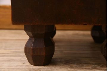 アンティーク雑貨　古民芸　総欅材　深い色合いの将棋盤(花台、飾り台)(1)