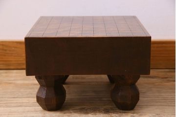アンティーク雑貨　古民芸　総欅材　深い色合いの将棋盤(花台、飾り台)(1)