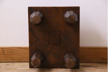 アンティーク雑貨　古民芸　総欅材　深い色合いの将棋盤(花台、飾り台)(1)