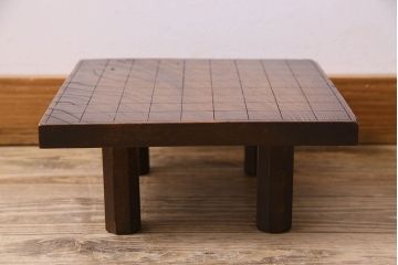 アンティーク雑貨　古民芸　総欅材　深い色合いの将棋盤(花台、飾り台)(2)