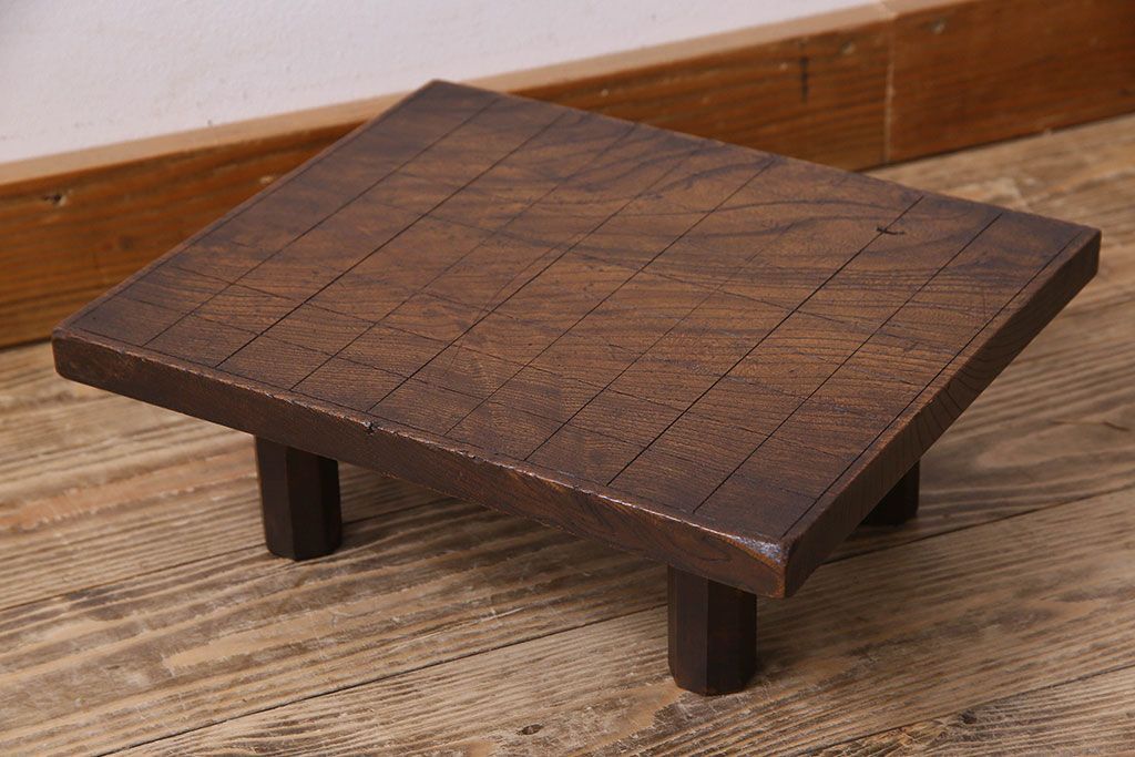 アンティーク雑貨　古民芸　総欅材　深い色合いの将棋盤(花台、飾り台)(2)