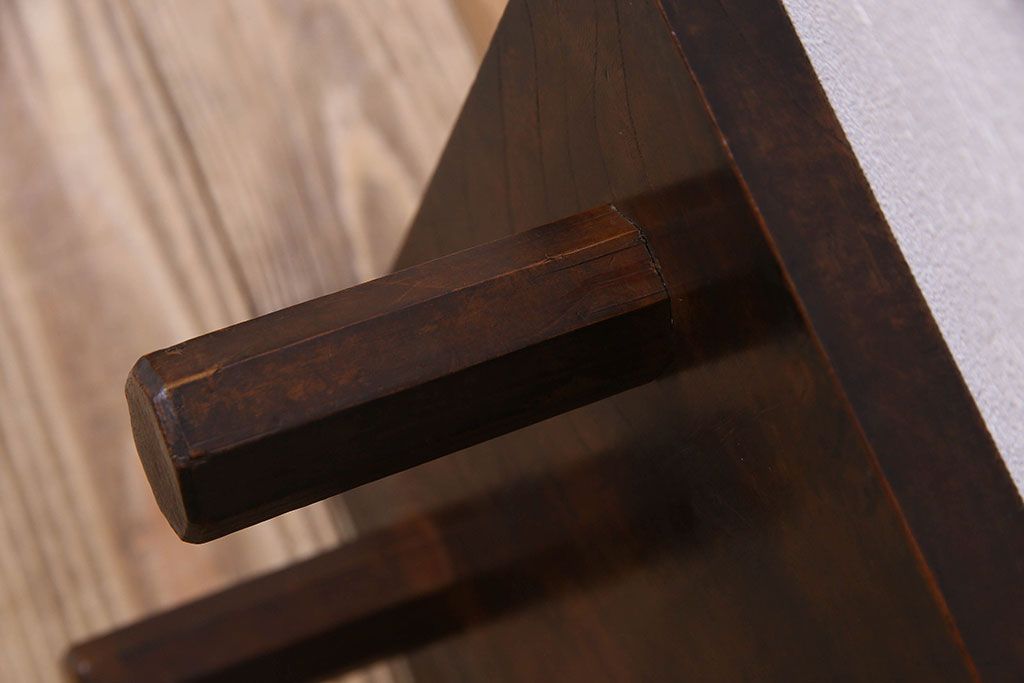 アンティーク雑貨　古民芸　総欅材　深い色合いの将棋盤(花台、飾り台)(2)