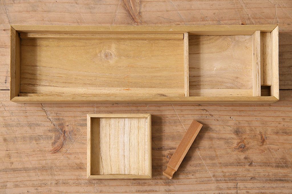 アンティーク雑貨　昭和レトロ　古い木製の裁縫箱(小引き出し、小物収納)