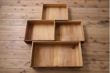 アンティーク家具　和製アンティーク　小振り　引き出し9杯付き!前面桐材の小箪笥(引き出し、チェスト、桐箪笥、桐たんす)