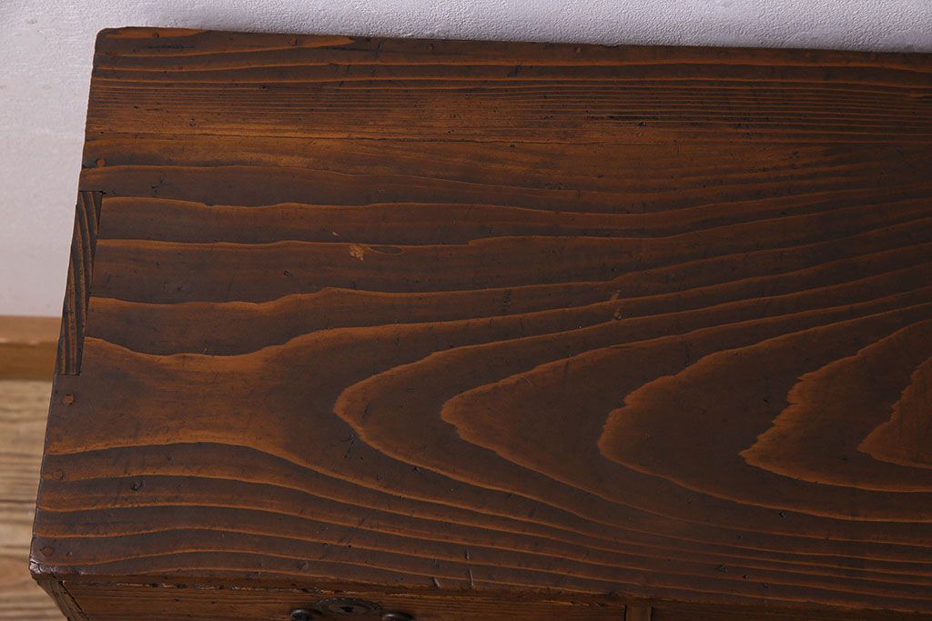 アンティーク家具　和製アンティーク　小振り　引き出し9杯付き!前面桐材の小箪笥(引き出し、チェスト、桐箪笥、桐たんす)