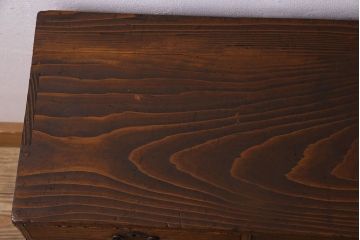 アンティーク家具　和製アンティーク　小振り　引き出し9杯付き!前面桐材の小箪笥(引き出し、チェスト、桐箪笥、桐たんす)