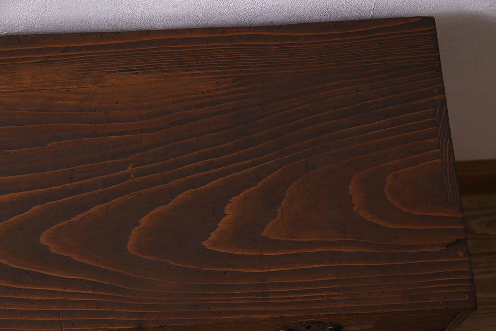 アンティーク家具　和製アンティーク　小振り　引き出し9杯付き!前面桐材の小箪笥(引き出し、チェスト、桐箪笥、桐たんす)