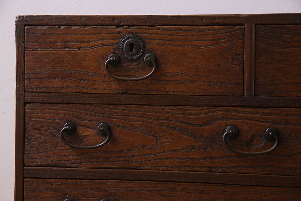 アンティーク家具　和製アンティーク　小振り　引き出し9杯付き!前面桐材の小箪笥(引き出し、チェスト、桐箪笥、桐たんす)