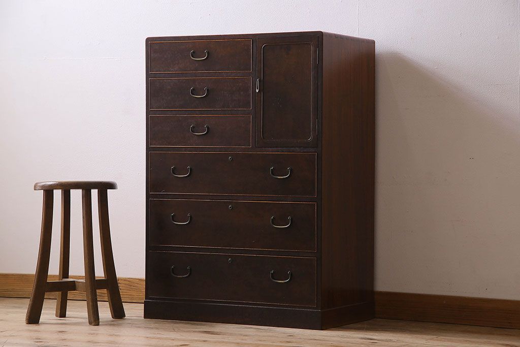 アンティーク家具　和製アンティーク　大正昭和期　総楠の木材製の上質な引き出し(チェスト)