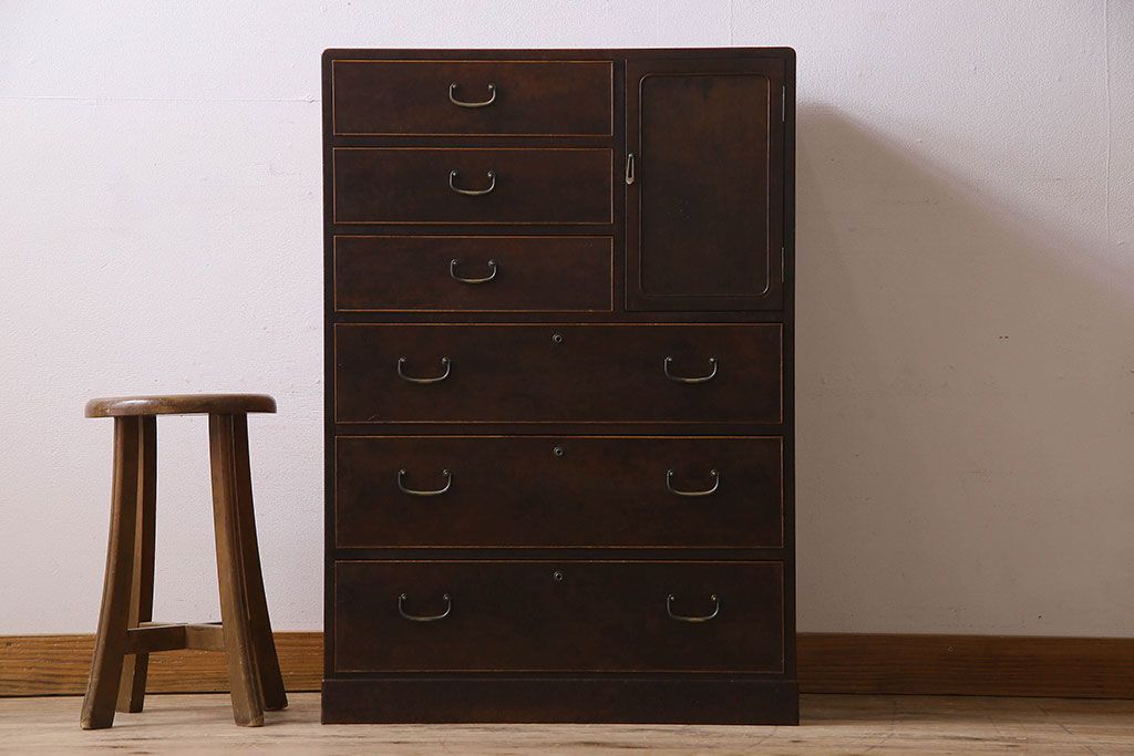 アンティーク家具　和製アンティーク　大正昭和期　総楠の木材製の上質な引き出し(チェスト)