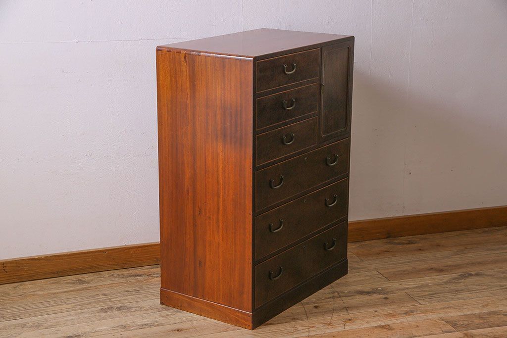 アンティーク家具　和製アンティーク　大正昭和期　総楠の木材製の上質な引き出し(チェスト)