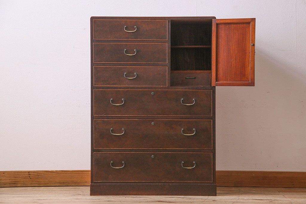 アンティーク家具　和製アンティーク　大正昭和期　総楠の木材製の上質な引き出し(チェスト)