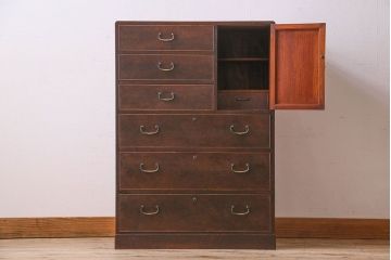 アンティーク家具　和製アンティーク　大正昭和期　総楠の木材製の上質な引き出し(チェスト)