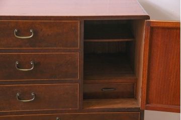 アンティーク家具　和製アンティーク　大正昭和期　総楠の木材製の上質な引き出し(チェスト)