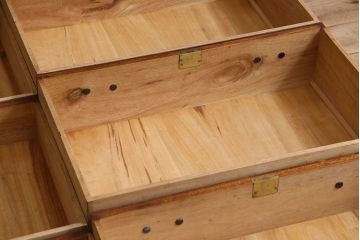 アンティーク家具　和製アンティーク　大正昭和期　総楠の木材製の上質な引き出し(チェスト)