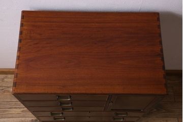 アンティーク家具　和製アンティーク　大正昭和期　総楠の木材製の上質な引き出し(チェスト)