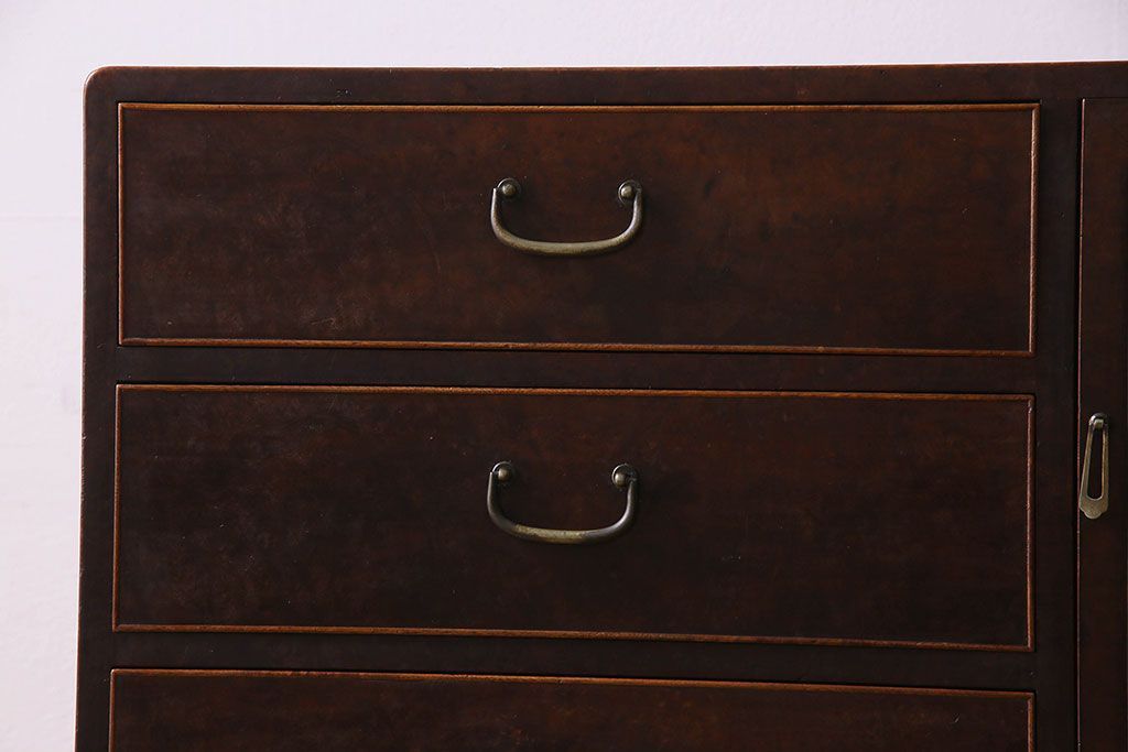 アンティーク家具　和製アンティーク　大正昭和期　総楠の木材製の上質な引き出し(チェスト)