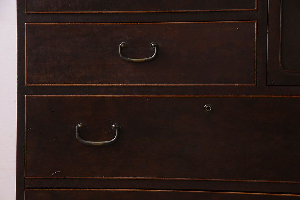 アンティーク家具　和製アンティーク　大正昭和期　総楠の木材製の上質な引き出し(チェスト)