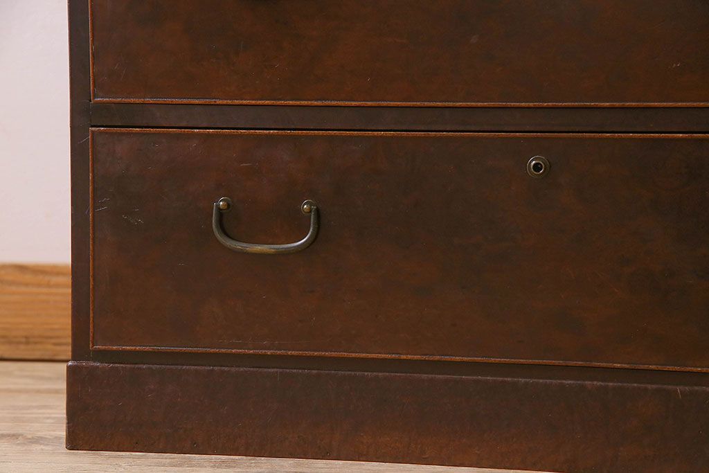 アンティーク家具　和製アンティーク　大正昭和期　総楠の木材製の上質な引き出し(チェスト)