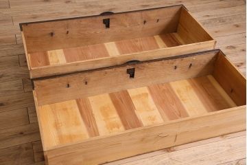 アンティーク家具　R-2　明治大正期　前面栗材製　蝶覆輪金具付き米沢箪笥・下段(衣装箪笥、ローボード、テレビボード)(2)