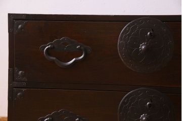 アンティーク家具　R-1　古民具・骨董　前面栗材の米沢箪笥・上段(衣装箪笥、ローボード、テレビボード)(1)