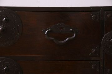 アンティーク家具　R-1　古民具・骨董　前面栗材の米沢箪笥・上段(衣装箪笥、ローボード、テレビボード)(1)
