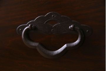 アンティーク家具　R-1　古民具・骨董　前面栗材の米沢箪笥・下段(衣装箪笥、ローボード、テレビボード)(2)