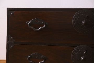 アンティーク家具　R-1　古民具・骨董　前面栗材の米沢箪笥・下段(衣装箪笥、ローボード、テレビボード)(2)