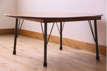 和製アンティーク　栓材　ちゃぶ台をリメイクした鉄脚丸テーブル(ラウンドテーブル、センターテーブル)