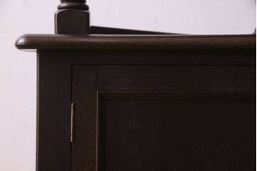 アンティーク家具　ナラ素材使用!気品漂うコーナーラック(収納棚)